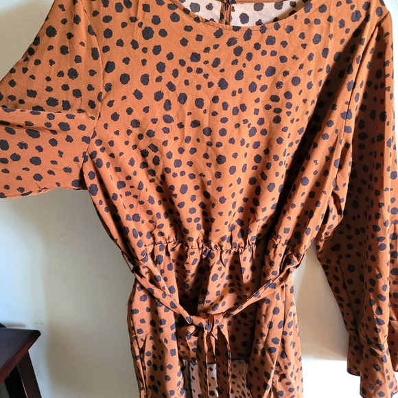 Plus Size Dalmatian Print Flounce Sleeve High Low Belted Blouse - Picture 3 of 8